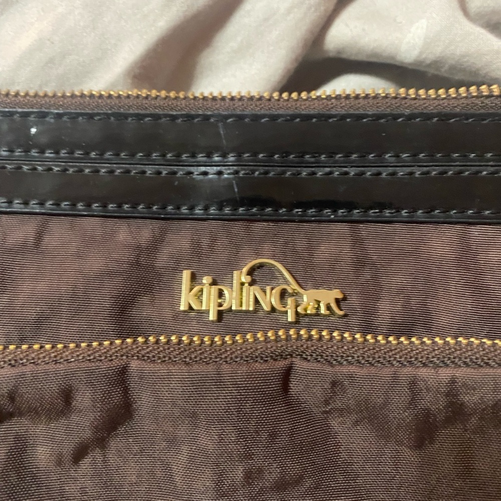 Kipling Brown Shoulder Bag with Black and Gold Details - Picture 2 of 4
